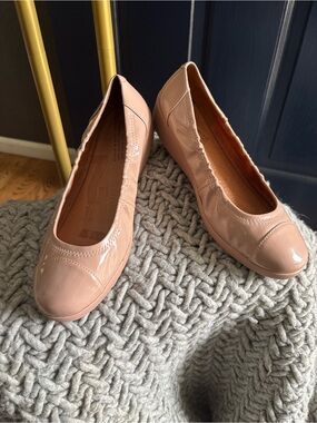 🩰2/$60🩰 FITFLOP Pink Blush Patent Leather Ballet Flats with comfort sole/wedge